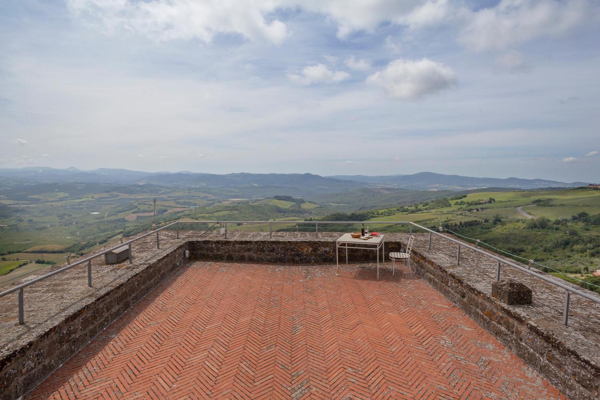 מונטה קטיני ואל די צ'צ'ינה Torre Dei Belforti מראה חיצוני תמונה